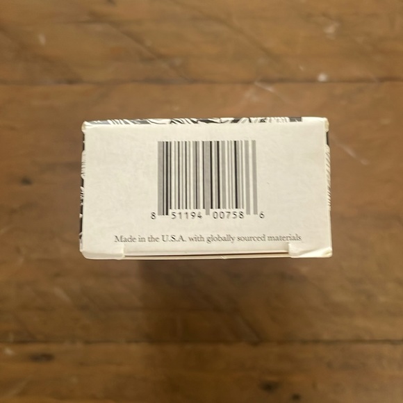 COPY - 🪵 NWT Brooklyn Candle Studio Woodsmoke Pura refill - Picture 5 of 5